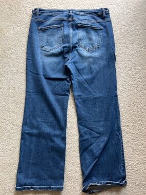 High-Rise Wide Leg Jeans in Medium Blue